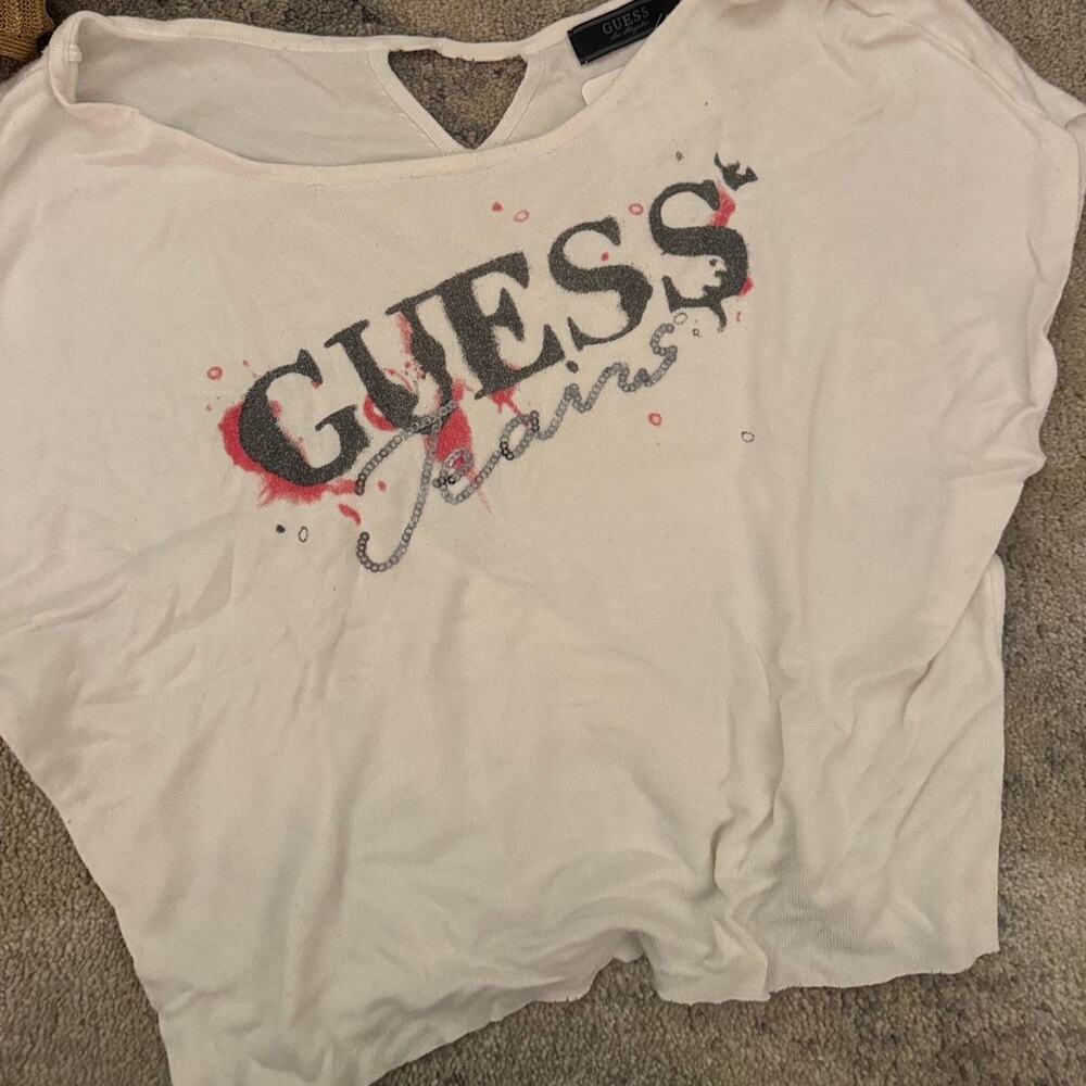 Guess cropped vintage logo graphic